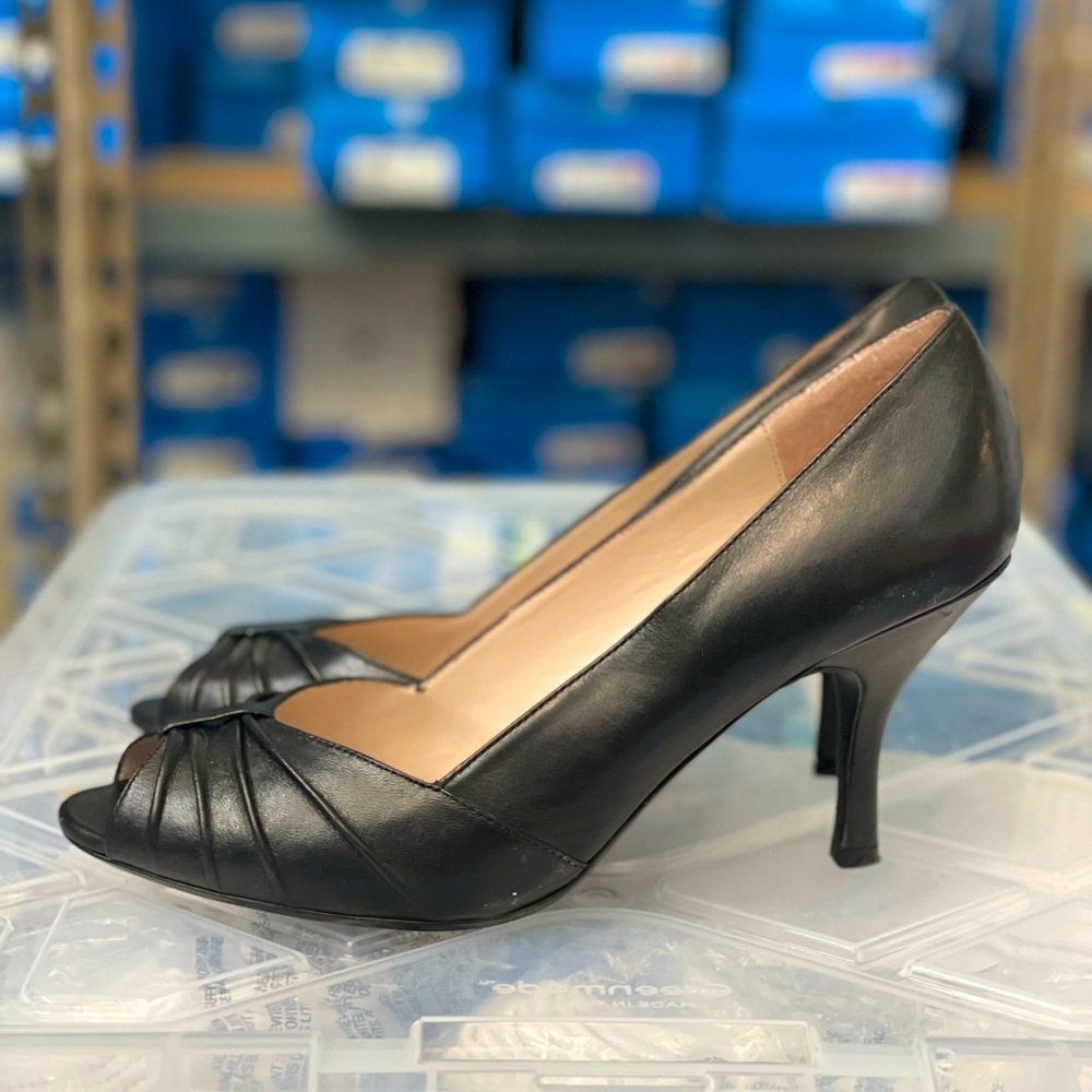 Steve Madden peep toe black heel